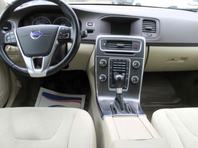 Volvo V60 D2